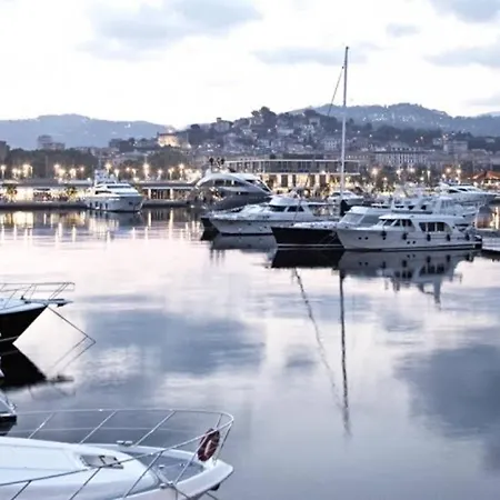 Lejlighed Casa Retro Historic Center - Mytouristhome La Spezia