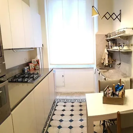 Appartamento Casa Rétro. Historic Center - La Spezia