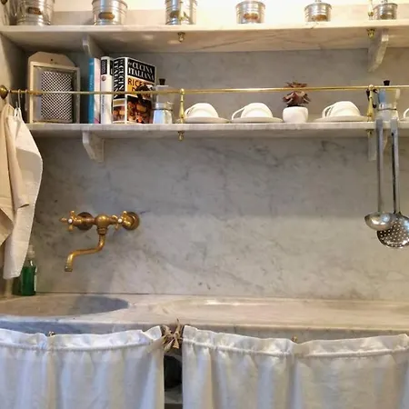 Appartamento Casa Rétro. Historic Center - La Spezia